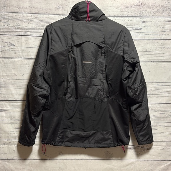 ASICS Winter Run Black Jacket - Picture 11 of 13